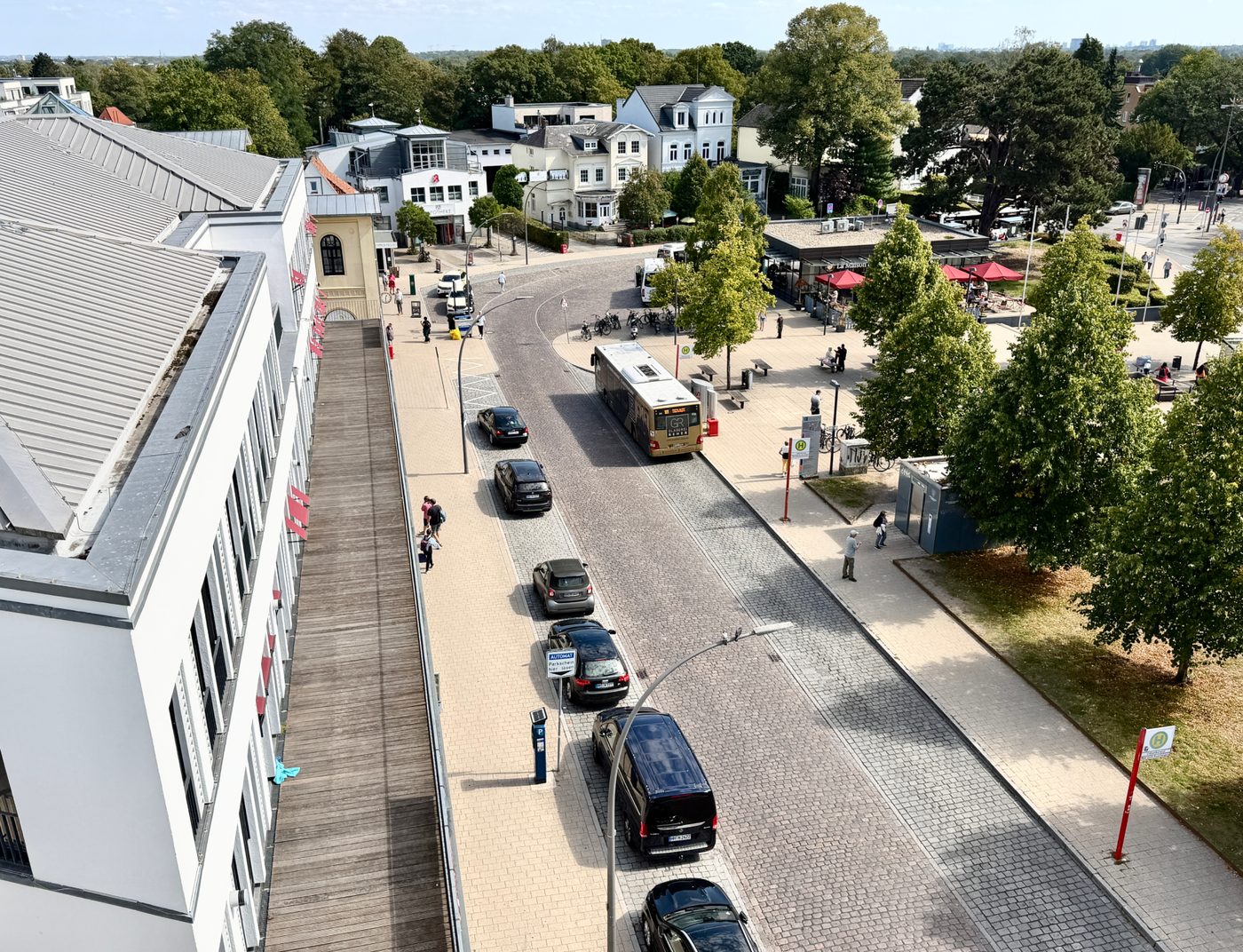 Bahnhof Blankenese und Bahnhofsvorplatz